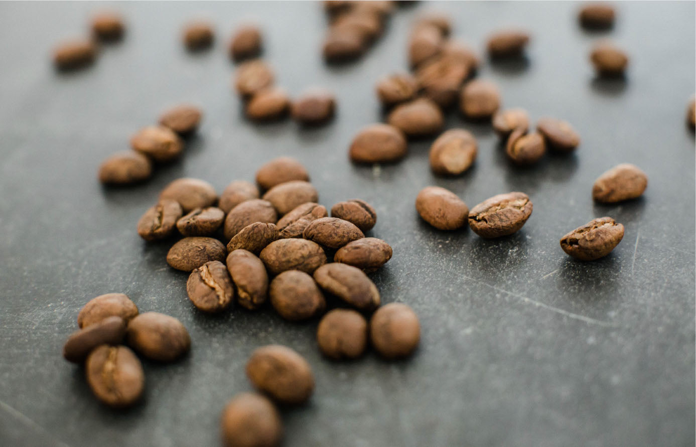 roasted coffee beans from idioma coffee specialty small batch subscription coffee roaster.